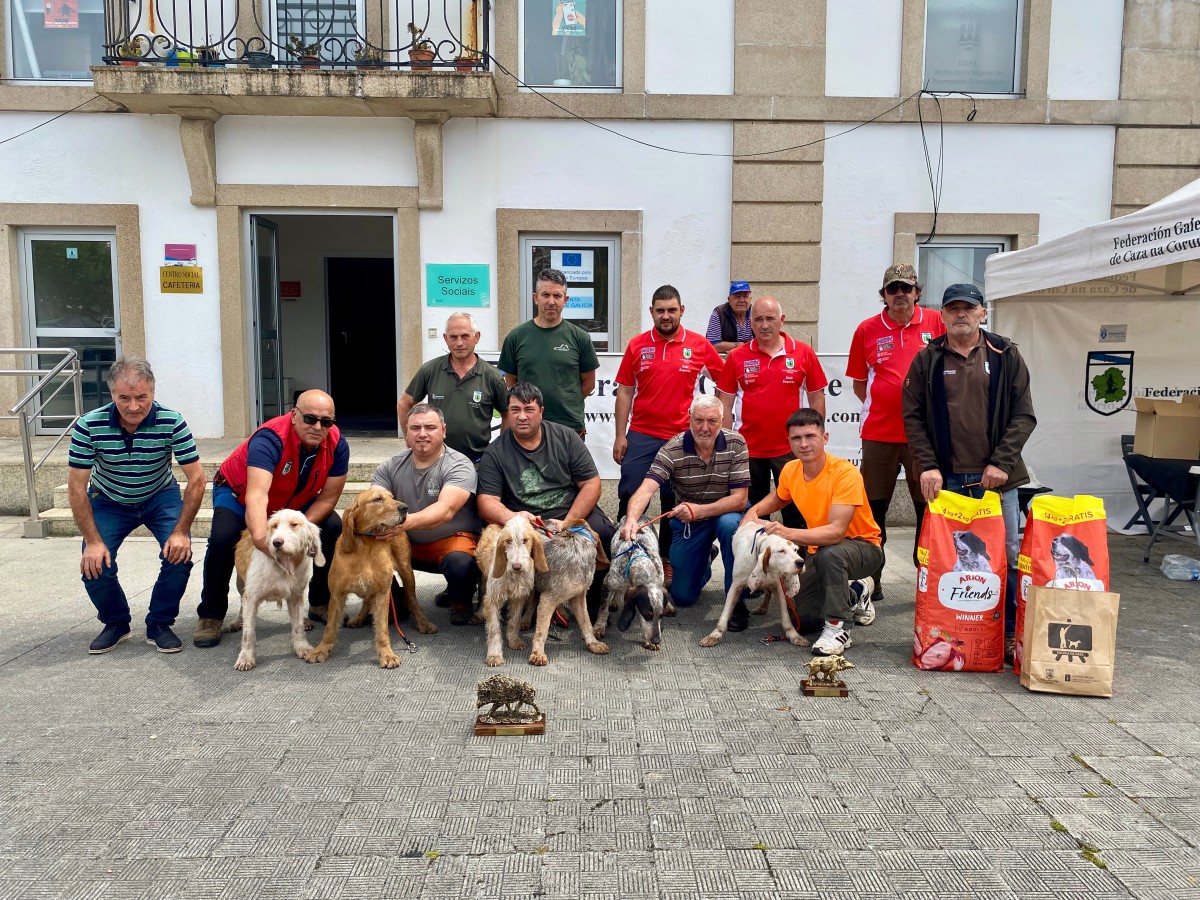 O lote de cans propiedade de Alfredo Vázquez resultou campión da Proba de Ceiba Terras do Ortegal 
