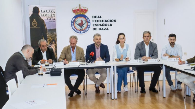 A RFEC presenta dez compromisos políticos para o futuro da caza e pide aos partidos que os incorporen aos seus programas electorais