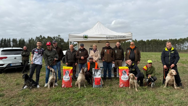 Sergio Roca con “Chusco” resultou gañador do provincial coruñés de caza menor en Trazo