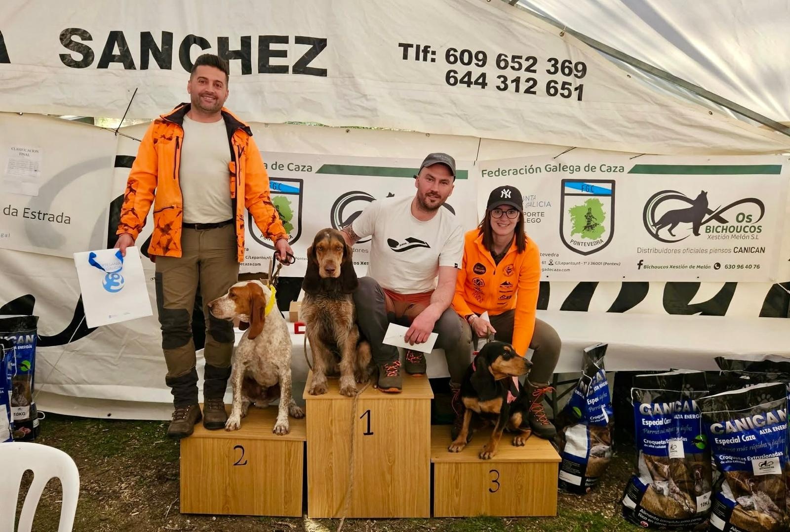 Daniel Rodríguez con “Chico” campións en Codeseda