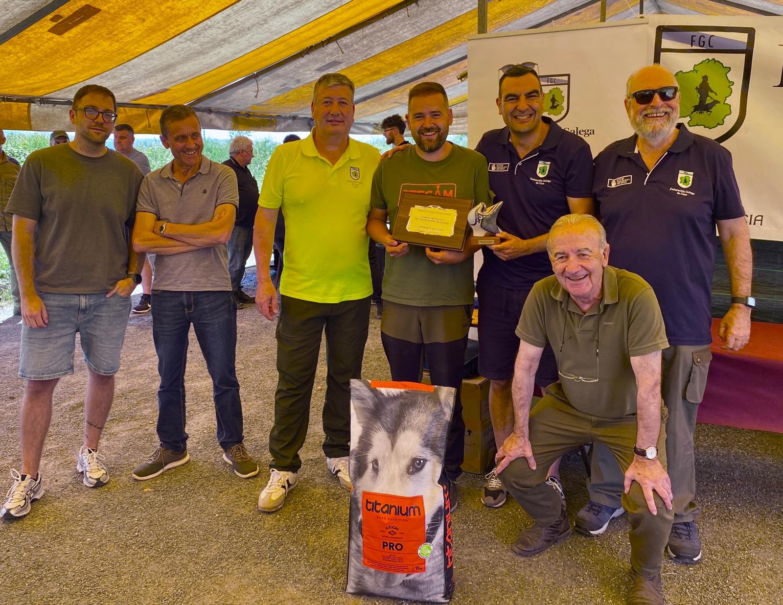 Maikel Otero con “Chacho” foi o campión provincial na Festa da Caza de Lugo